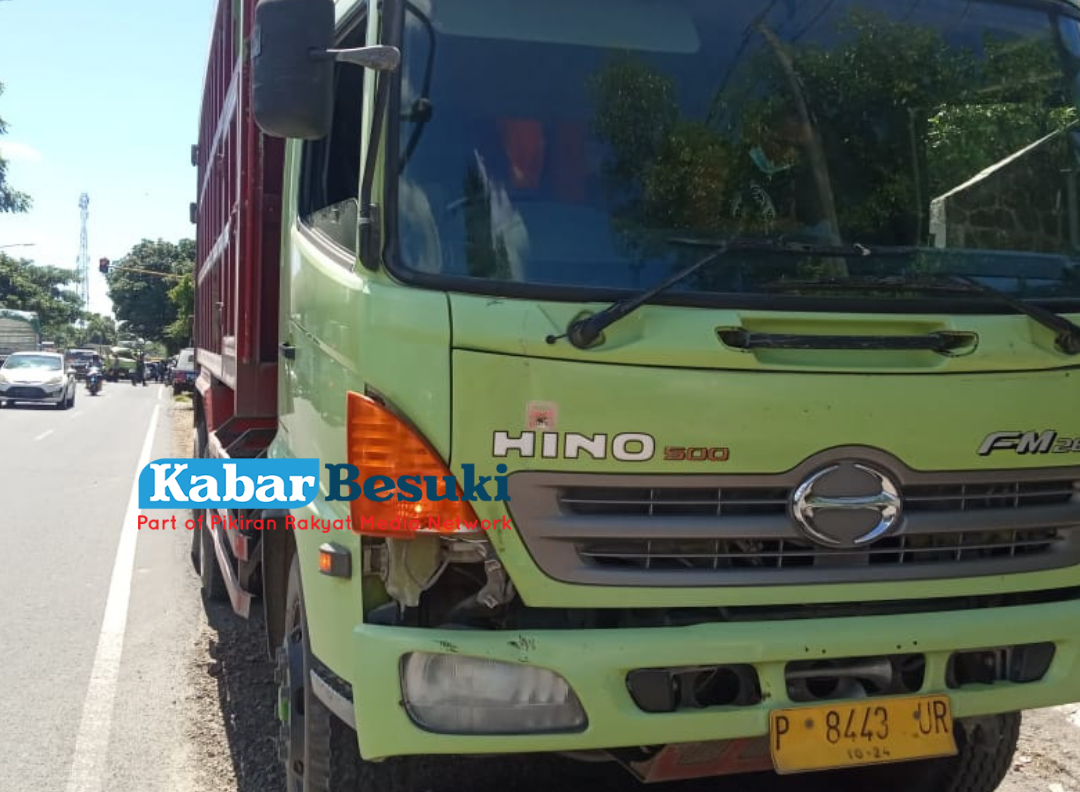 Kondisi truk hino nopol P 8443 UR dikendarai oleh Achmad Sumarsono/Ayu Nida LF/Kabar Besuki.