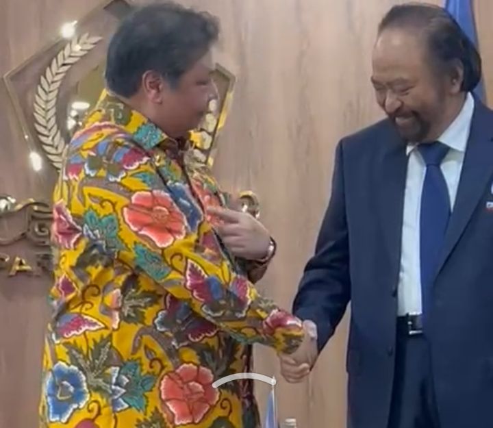 Ketua umum Golkar Airlangga Hartarto menerima kedatangan Ketua umum NasDem Surya Paloh 