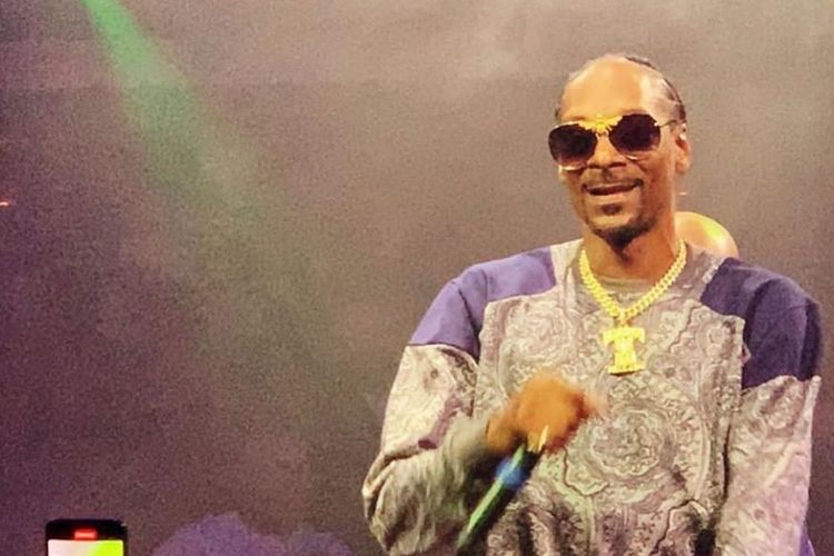 Lirik Lagu Young Wild and Free Wiz Khalifa ft Snoop Dogg dan Fakta Lirik Lagu Young Wild and Free Wiz Khalifa ft Snoop Dogg dan Fakta