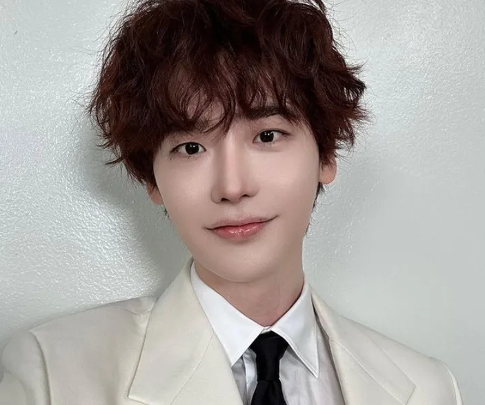 Awal Tahun 2024 Lee Jong Suk Tandatangani Kontrak dengan Agensi Baru