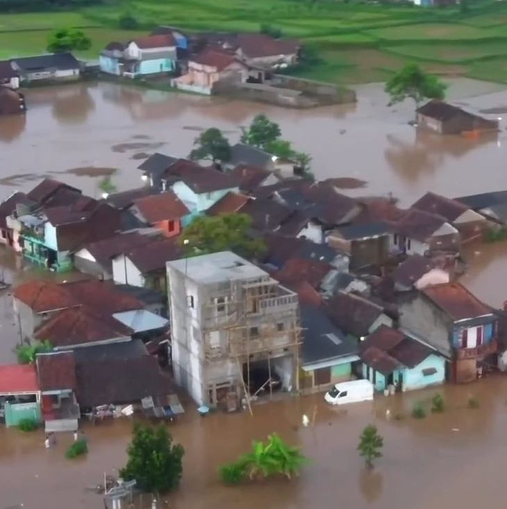 Salah satu perkampungan di Kota Kecamatan Majalaya yang terendam banjir Rabu 26 April 2023.