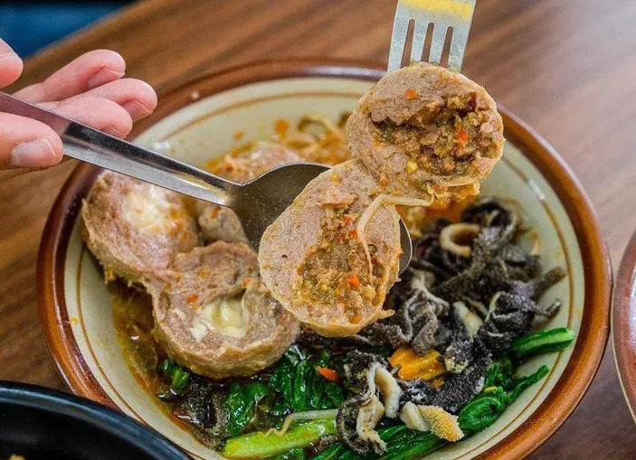 5 Rekomendasi Warung Bakso Gurih Di Kota Cilegon Rasakan Nikmatnya Kuah Yang Sedap Pikiran 1650