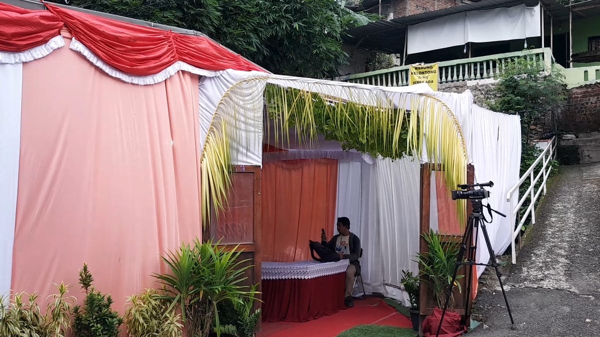 Ganjar Pranowo Nyoblos di TPS 11 Lempongsari Semarang, Dekorasi Dibikin Beda