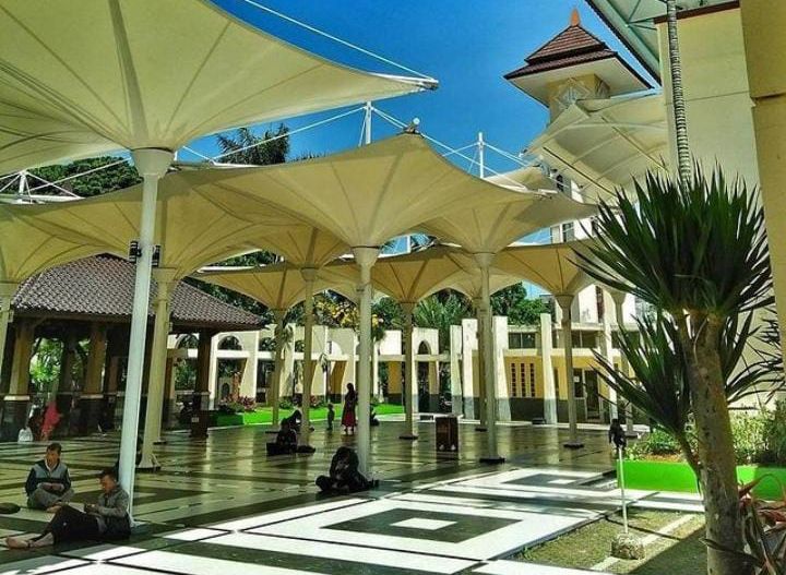 Masjid Agung Kota Cimahi.