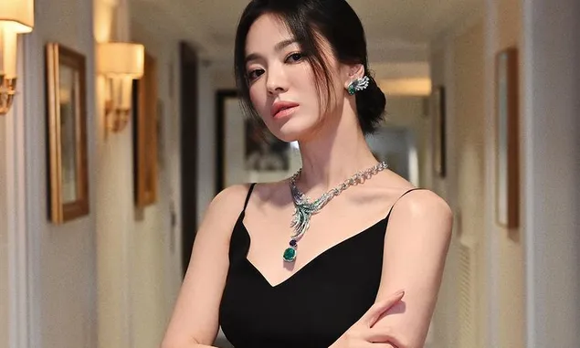 Terancam Tergeser Menjadi Ratu Iklan! Artis Yang Tengah Naik Daun Ini Yang Digadang Menggeser  Song  Hye Kyo