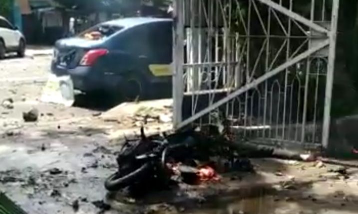 Tangkapan layar potongan tubuh pada kejadian bom di depan Gereja Katedral Makasaar