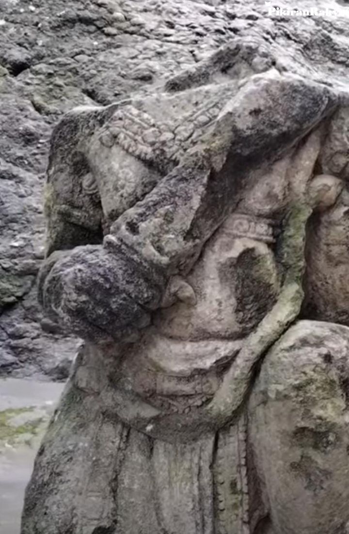 Patung di depan goa, miliki kisah seorang putri cantik yang menolak tahta dan kisah kerajaan Kediri di masa kuno 