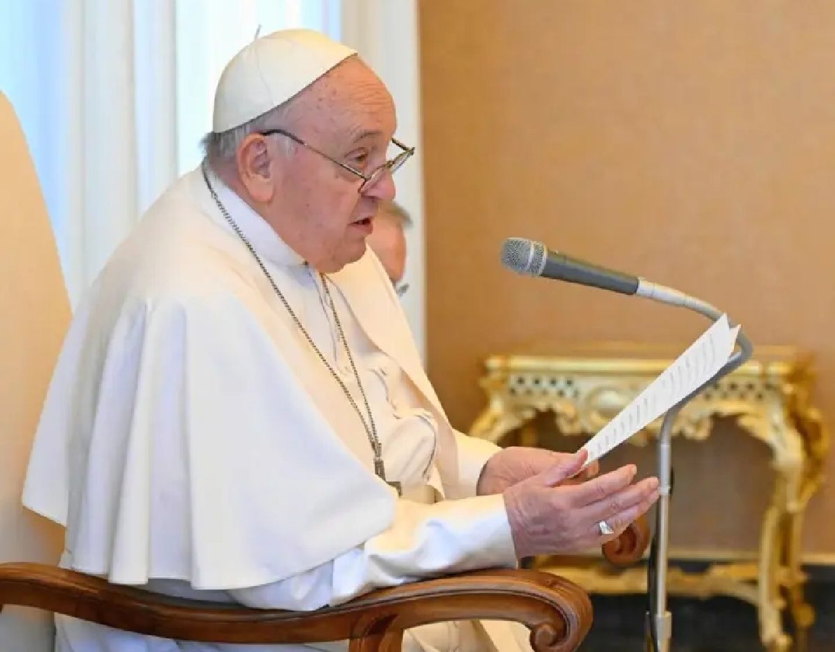 Paus Fransiskus bertemu dengan para anggota Komisi Kitab Suci Kepausan, dan mendorong para sarjana Alkitab 