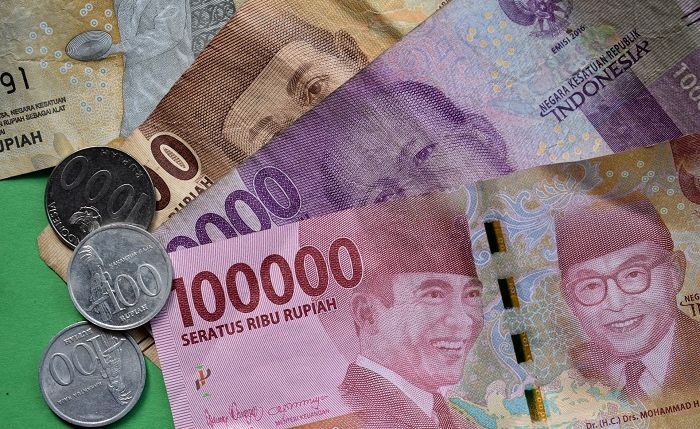 Simak jawaban ulama mengenai bayar zakat fitrah pakai uang tunai bukan makanan pokok atau beras, wajib dibayar untuk sempurnakan Ramadhan.