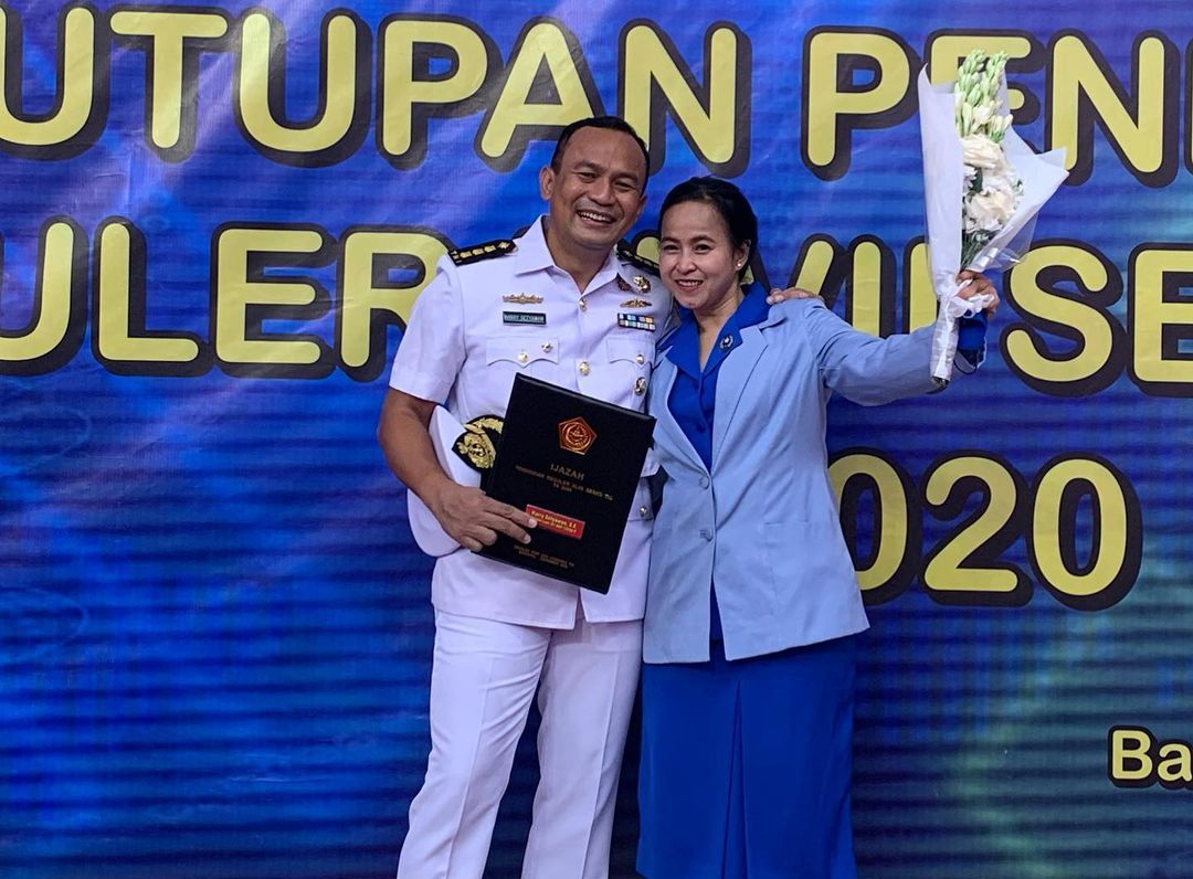  Kolonel Harry Setiawan bersama istri./Instagram