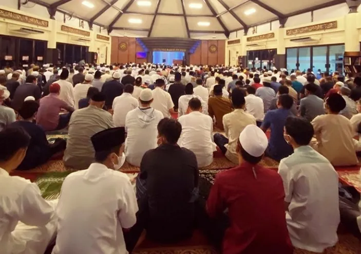 Unduh PDF Bacaan Bilal Tarawih 23 Rakaat Lengkap Dengan Jawaban Jamaah ...