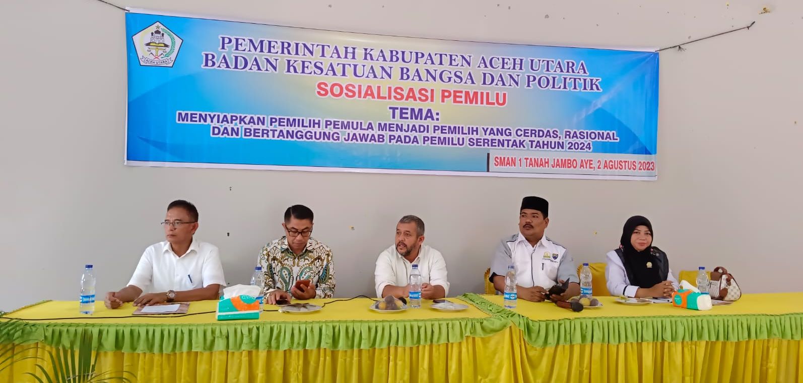 Sosialisasi pemilu yang dilaksanakan oleh Kesbangpol Aceh Utara di Aula SMA Negeri 1 Tanah Jambo Aye 