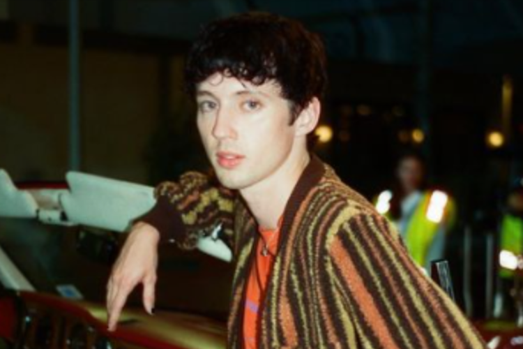 Lirik Lagu FOOLS – Troye Sivan dan Fakta di Baliknya - Pikiran-Rakyat.com
