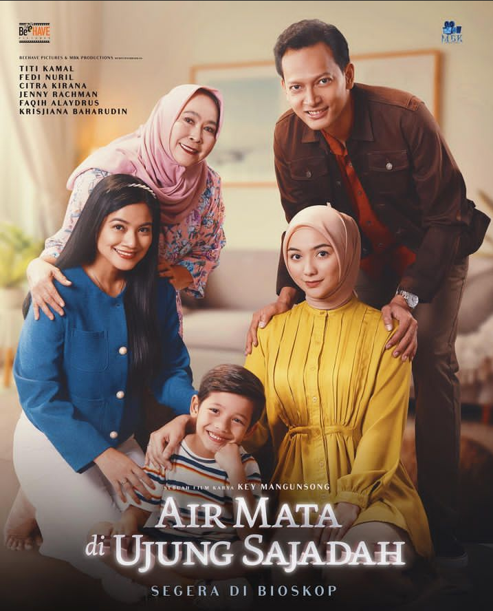 Air Mata di Ujung Sajadah adalah salah satu film drama yang masih bisa Anda saksikan di Cinepolis Semarang.
