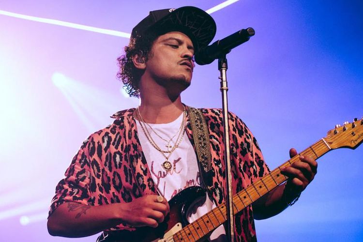 Lirik Lagu Bruno Mars - Talking to the Moon dan Terjemahannya, Cocok