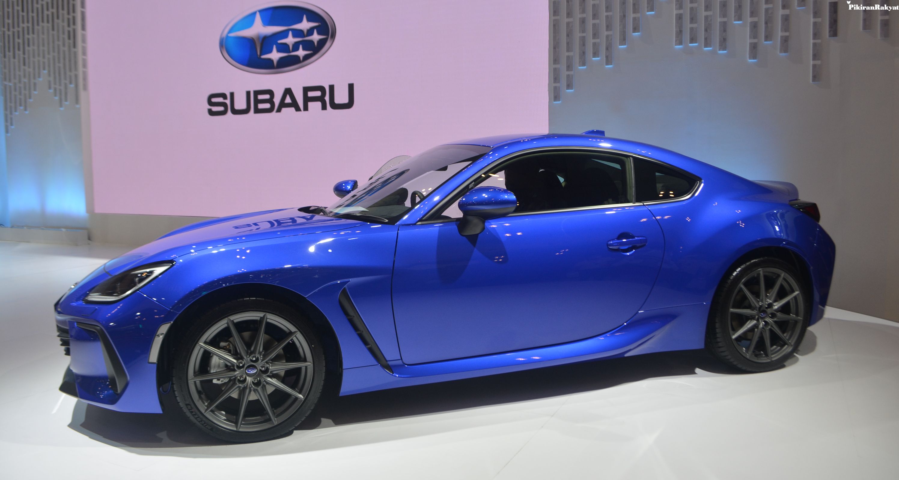 Mobil Sport Bertenaga 1200 HP: Ketika Performa Ekstrem Bertemu Teknologi Canggih