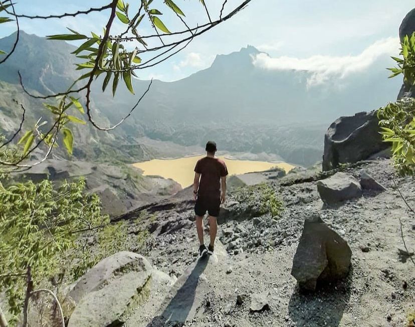 Kawah Gunung Kelud di Kediri, Jawa Timur yang eksotis. /Instagram/@akuruzdy