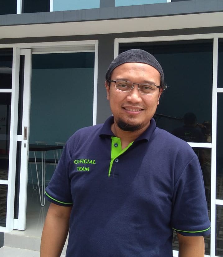 dr.Edy Priyanto, SPOG pemilik rumah makan gratis Purwokerto.