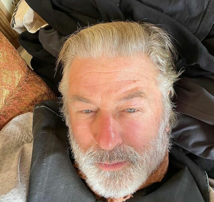 Usai Penembakan Dua Orang Kru Film Hingga Tewas Aktor Alec Baldwin Depresi Berat Media Pakuan