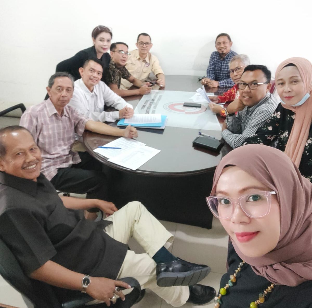 Pengurus DPD KAI Jabar usai rapat membahas penundaan Muscab DPC KAI Kota Bandung./Ofhar