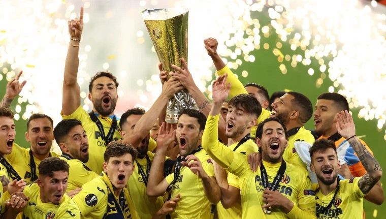 Villarreal raih gelar juara Liga Europa 2020-21 usai kalahkan Manchester United dalam drama adu penalti.