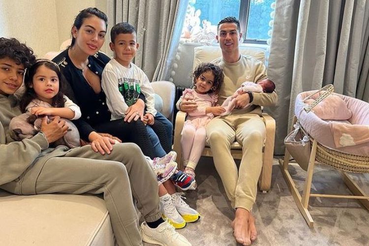 Apakah Cristiano Ronaldo dan Pacarnya Bisa Kumpul Kebo di Arab Saudi? Simak Penjelasannya