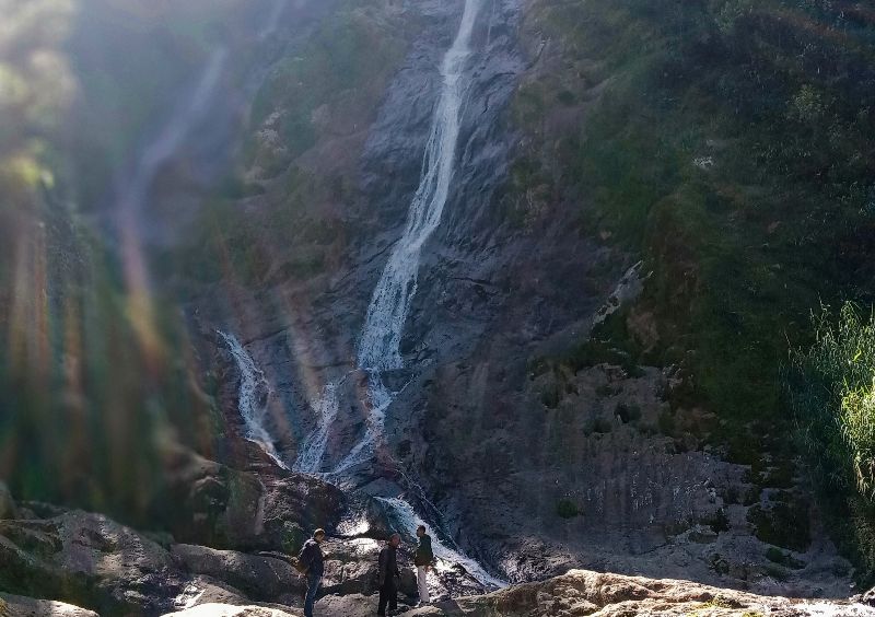 Curug Sikarim, salah satu air terjun indah yang ada di Wonosobo dan dapat julukan Swiss van Java
