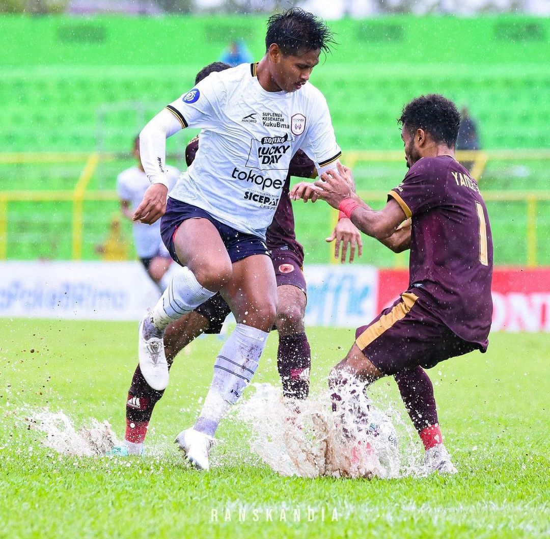 Laga antara PSM Makassar dan RANS Nusantara FC dalam pekan ke-21 BRI Liga 1 2022/2023 di Demang Lehman