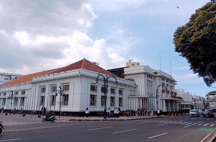 Suasana Gedung Merdeka yang terletak di Jalan Asia Afrika, Kota Bandung, Jawa Barat.