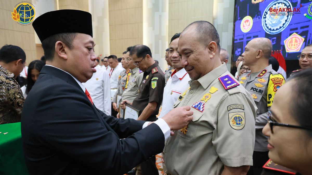 Selamat! Penyematan Pin Emas, Kepada Tim Satgas Pembinaan Pencegahan ...