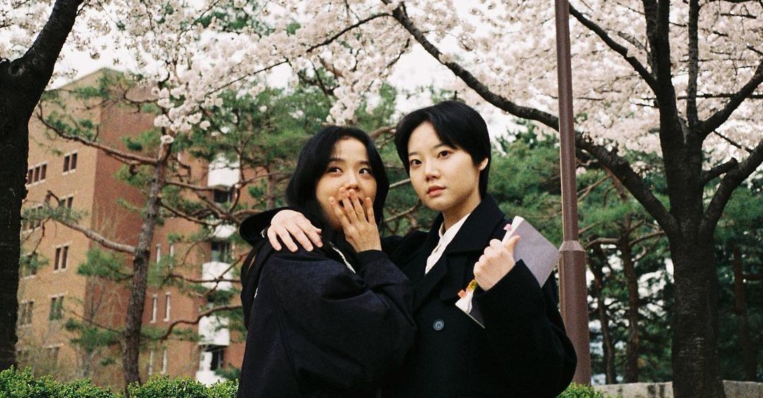 Jisoo dan Kim Mi Soo
