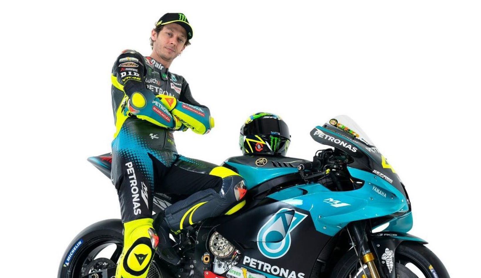 Valentino Rossi tampil pertama kali dalam balutan warna Petronas Yamaha MotoGP pada peluncuran online tim 2021.