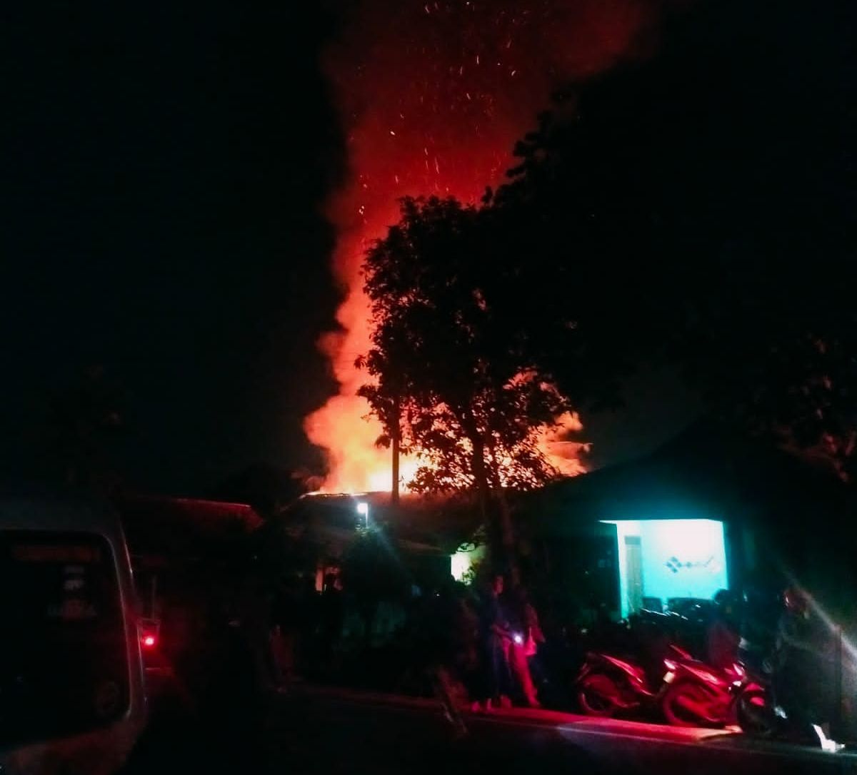 Breaking News! Kebakaran Rumah Tinggal di Desa Panarusan Kulon Banjarnegara, Dekat SMPN 1 Susukan