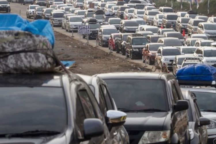 Jelang Lebaran Volume Kendaraan Di Jalan Tol Jawa Timur Meningkat