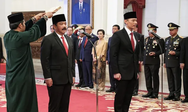 Jokowi Lantik Hadi Tjahjanto sebagai Menko Polhukam dan AHY Jadi Menteri ATR: Langkah Baru untuk Indonesia! 