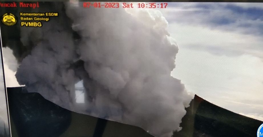 Penampakan letusan Gunung Marapi di Sumbar yang ke-3 kalinya pada hari ini, Sabtu 7 Januari 2023