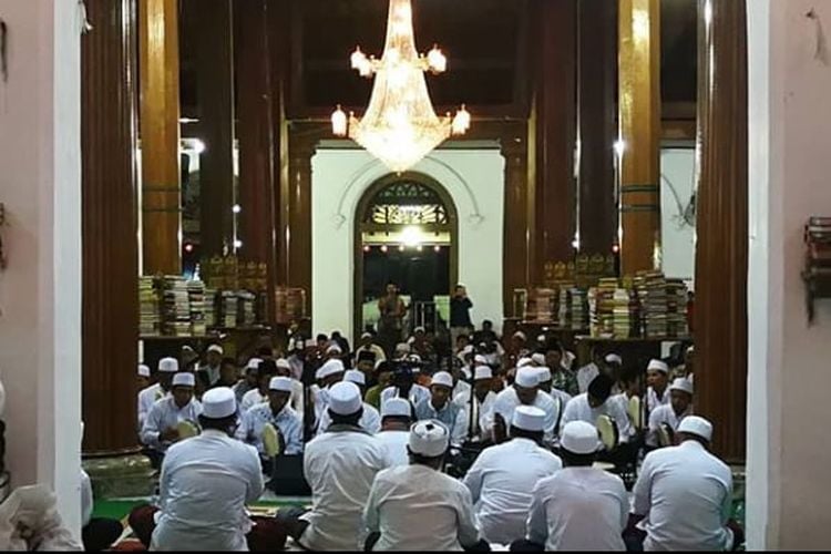 Jadwal Adzan Maghrib Wilayah Surabaya Hari Ini Kamis 6 April 2023