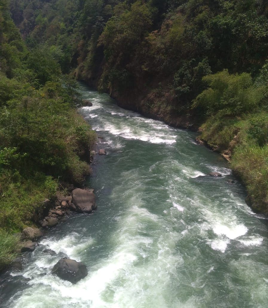 Sungai Cimanuk di Dusun Eretan Desa Kadujaya Sumedang yang sering dijadikan jalur wisata arung jeram.