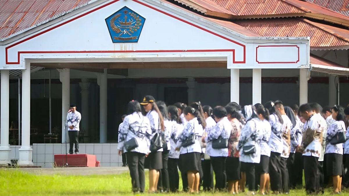 Peringatan Hari Guru Nasional Pemkab Sangihe Gelar Upacara Bendera