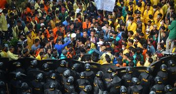 Mahasiswa menggelar demo nasional pada Senin, 11 April 2022.