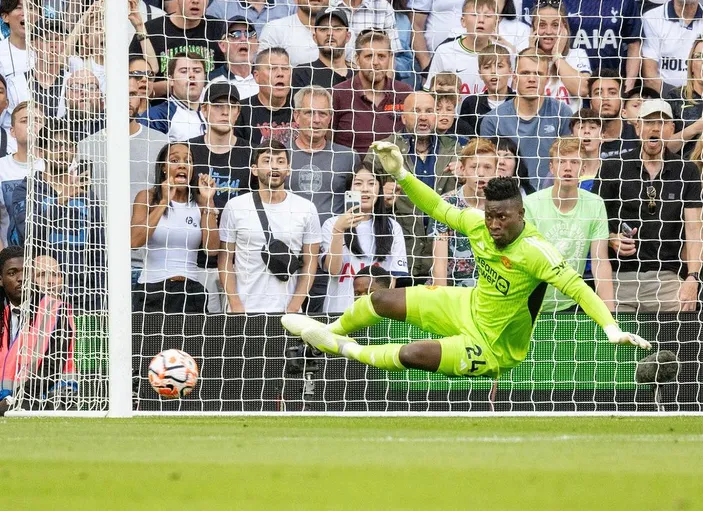 Andre Onana Main 4 Kali tapi Kebobolan 7 Kali, Perbandingan dengan Statistik David de Gea di Manchester United