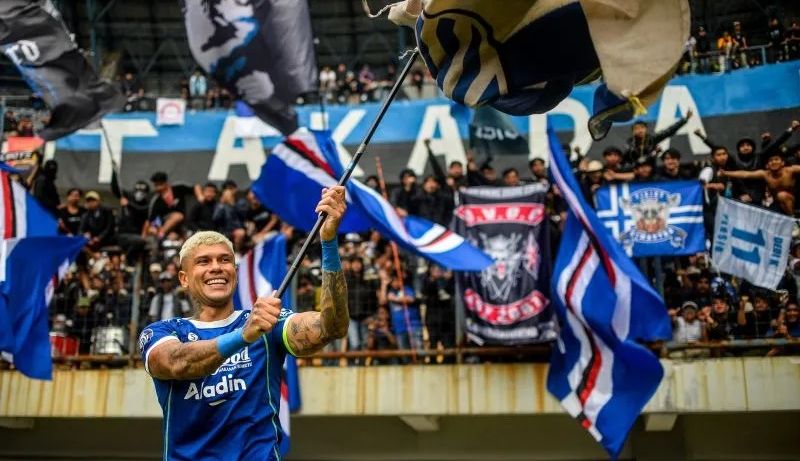 Persib disebut punya waktu persiapan lebih panjang jelang  El Clasico Indonesia melawan Persija malam nanti.*