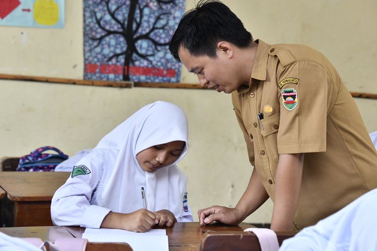 Guru Jadi Profesi dengan Tingkat Stres Tertinggi Dibanding Pekerjaan Lain