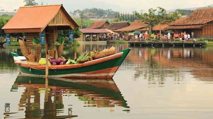 Destinasi wisata Bandung Floating Market, Pasar Apung yang ada di Lembang 