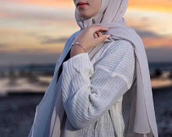 Tren Fashion Hijab 2024, Model Outer Vest Akan Jadi Favorit Di Tahun ...