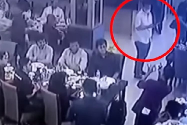 Penampilan Elite Ekonomi Sulit, Aksi Komplotan Pencuri di Restoran Jaksel Terekam CCTV