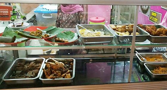 Perpanjangan Ppkm Level 4 Berlaku Warung Makan Buka Dan Makan Di