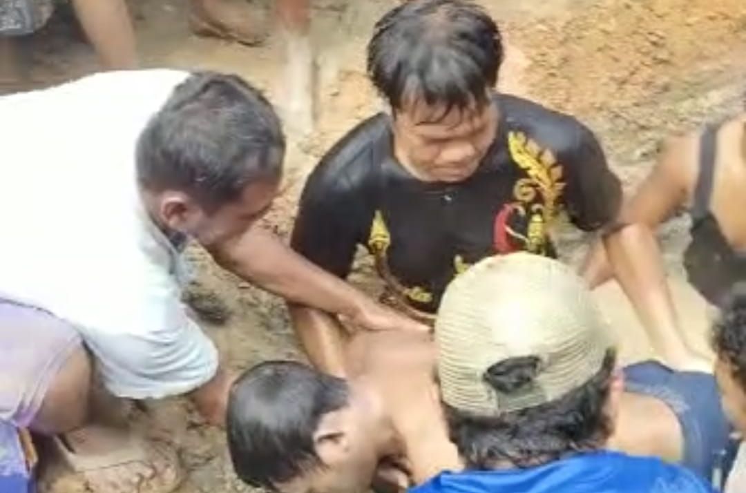Foto: Jenazah salah satu Meliau, Sanggau yang menjadi korban tenggelam di sungai Setungkur