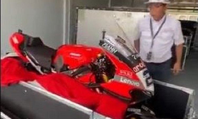 Oknum tidak bertanggung jawab membongkar kargo motor tim Ducati/