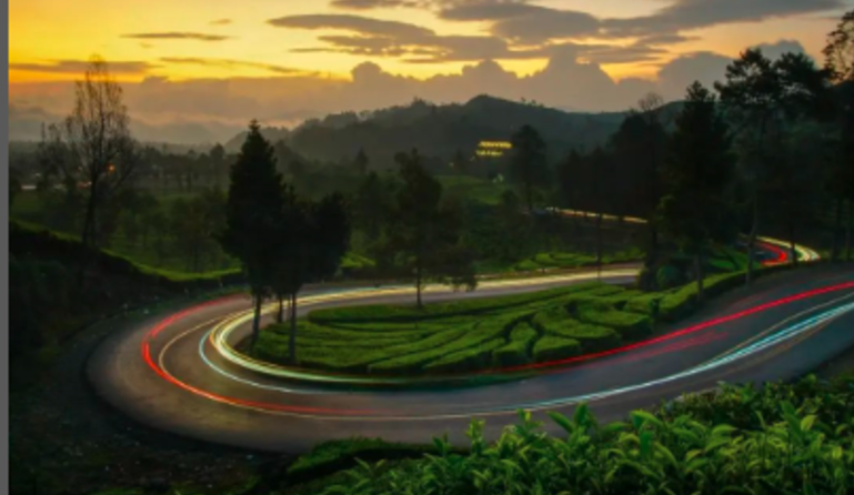 Bupati Bandung mengagas Tol Socipa yang akan melewati destinasi wisata Ciwidey dan Pangalengan. Banyak pemandangan menyasikkan di jalur ini.
